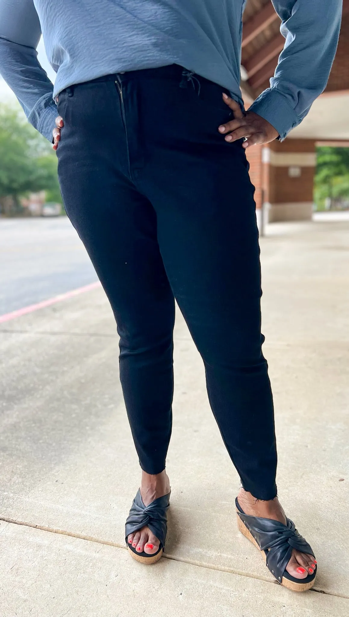 Judy Blue Black HW Skinny Jeans with Tummy Control Panel (C)